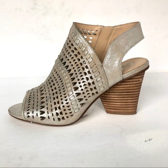 vince camuto derechie